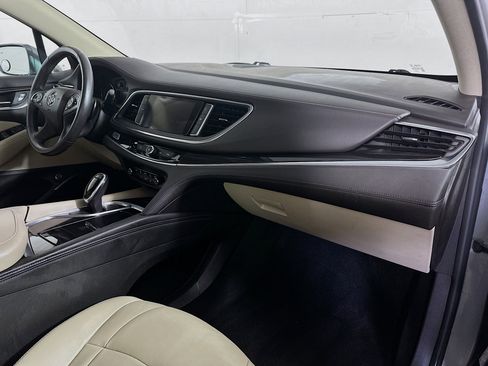Used 2019 Buick Enclave Essence image 27