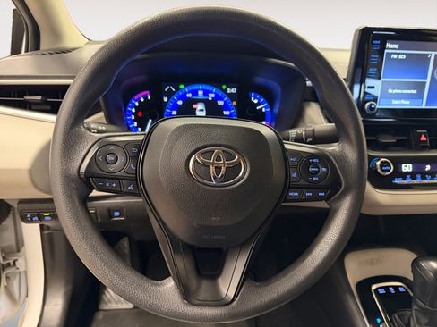 Used 2022 Toyota Corolla LE FWD image 14