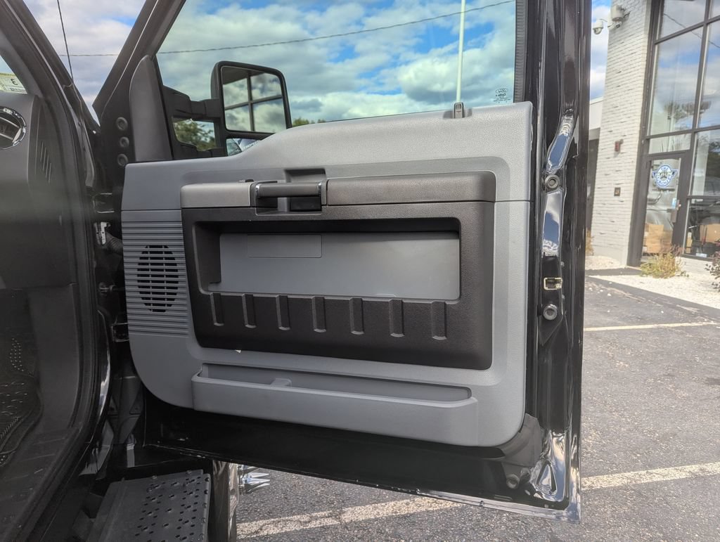 Used 2019 Ford F650 2WD SuperCab Super Duty image 25