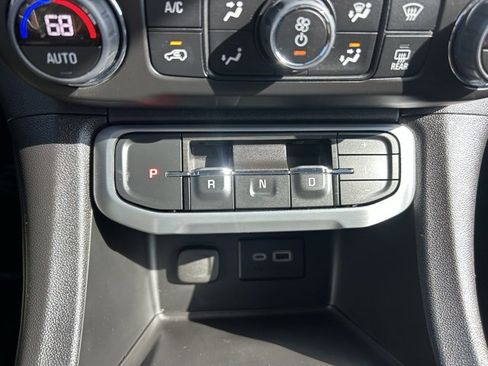 Certified 2023 GMC Acadia SLE w/ Driver Convenience Package image 26