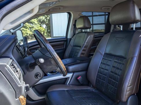 Used 2017 Nissan Titan Platinum Reserve image 6