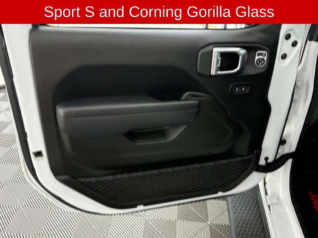 Used 2024 Jeep Wrangler Unlimited Sport AWD/4WD image 17