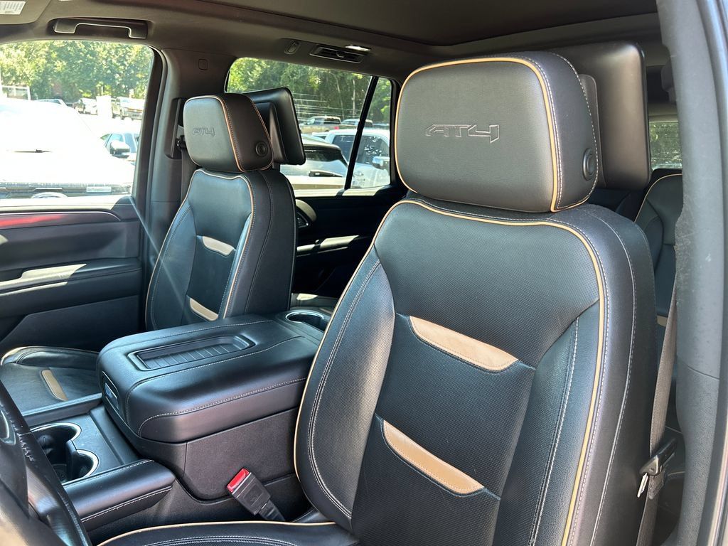 Used 2022 GMC Yukon AT4 w/ AT4 Premium Plus Package AWD/4WD image 9