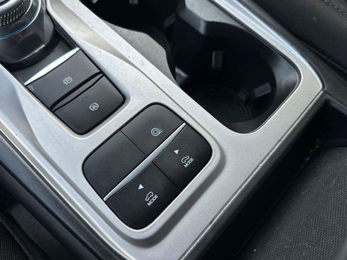 Used 2023 Ford Explorer XLT image 34