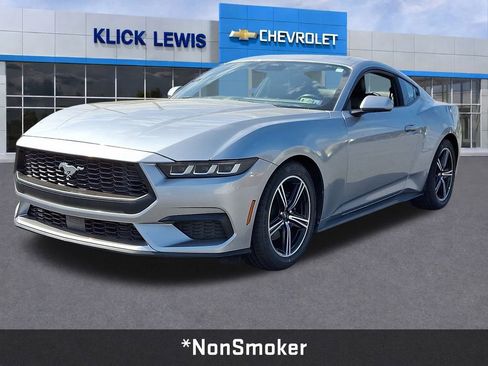 Used 2024 Ford Mustang Premium image 3