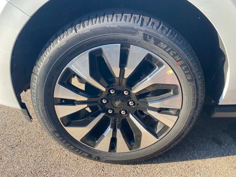 New 2027 Ford Expedition Platinum w/ Driver's Package AWD/4WD image 14