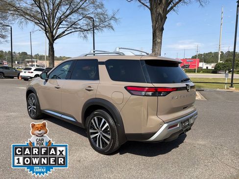 Used 2024 Nissan Pathfinder Platinum w/ Cargo Package image 9