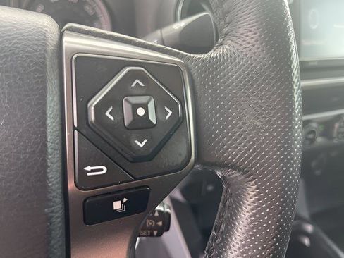 Used 2017 Toyota Tacoma SR5 w/ Tow Package image 16