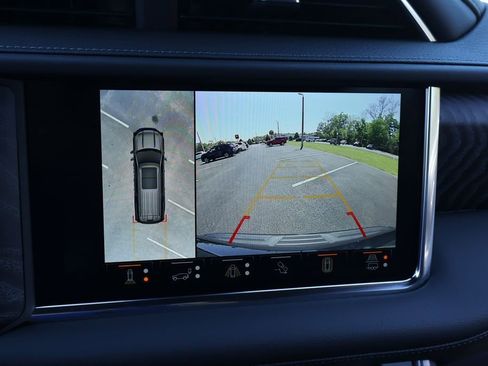 Used 2024 GMC Yukon Denali w/ Denali Reserve Package image 29