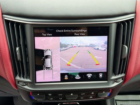 Certified 2022 Maserati Levante GT image 31