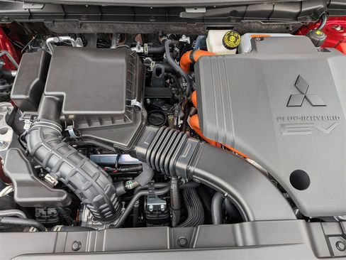 New 2025 Mitsubishi Outlander SE image 30