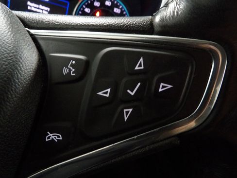 Used 2019 Chevrolet Equinox LT image 18