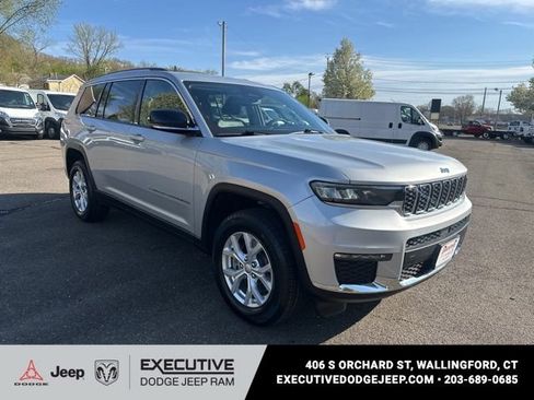 Used 2023 Jeep Grand Cherokee L Limited AWD/4WD image 2