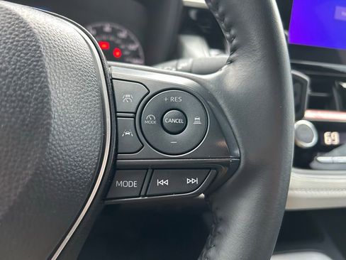 Used 2025 Toyota Corolla SE image 18