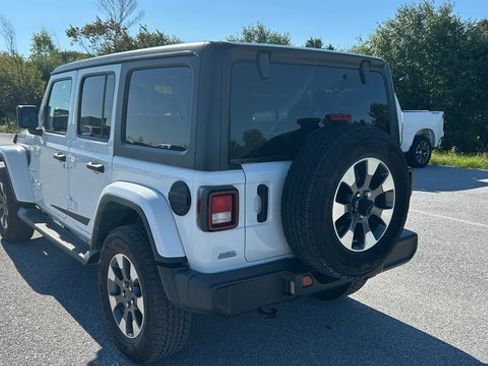 Used 2021 Jeep Wrangler Unlimited Sahara w/ Uconnect 4C Nav & Sound Group image 6