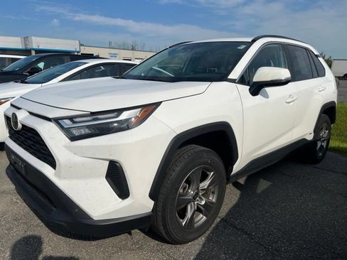 Used 2025 Toyota RAV4 XLE w/ Convenience Package AWD/4WD image 1