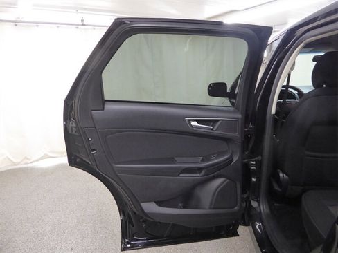 Used 2017 Ford Edge SE image 26