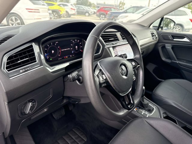 Used 2020 Volkswagen Tiguan SEL FWD image 22