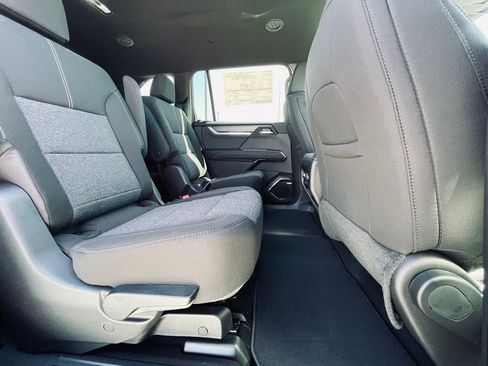 New 2026 GMC Acadia Elevation image 30