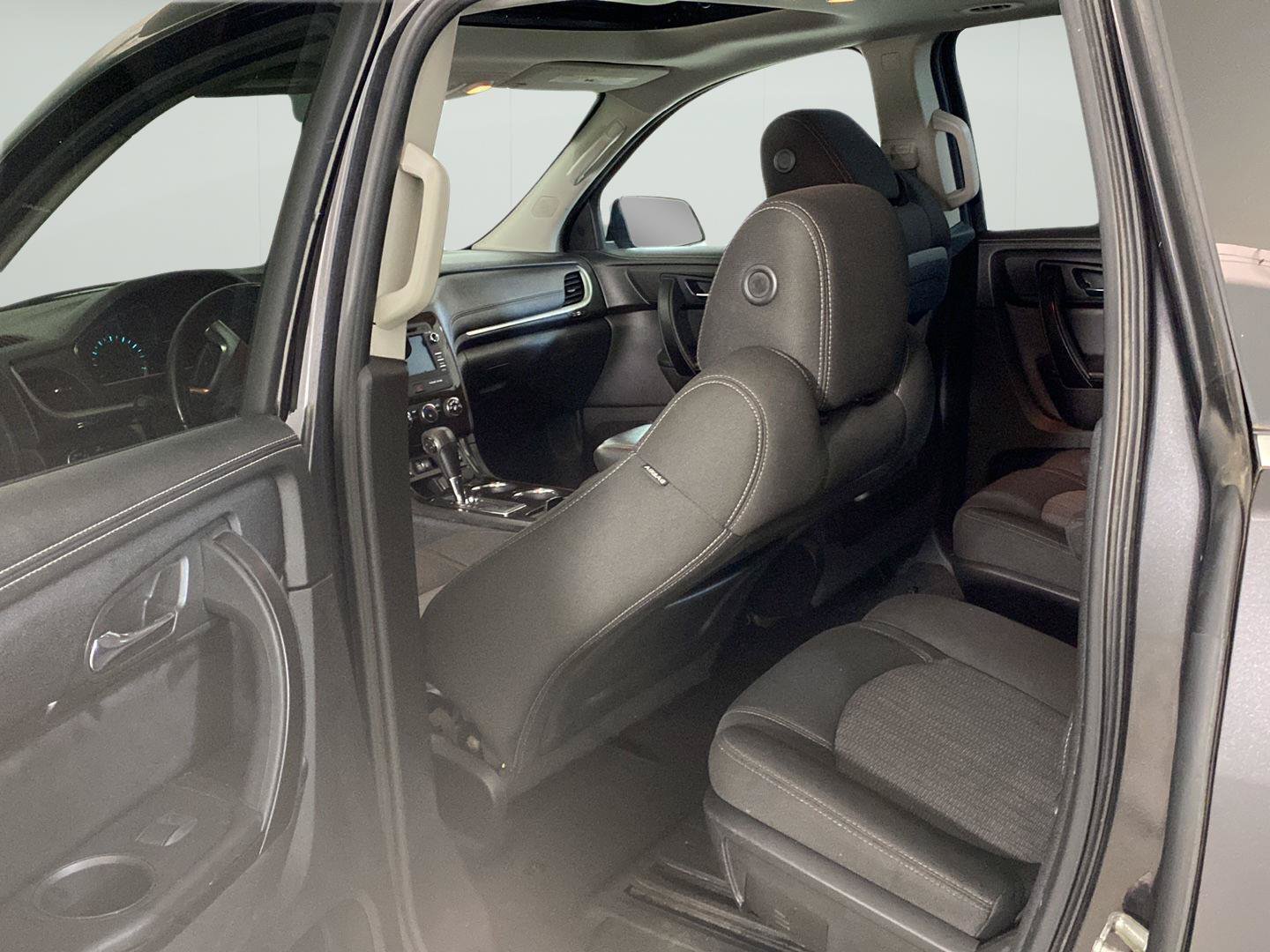 Used 2015 Chevrolet Traverse LT w/ Style and Technology Package AWD/4WD image 19