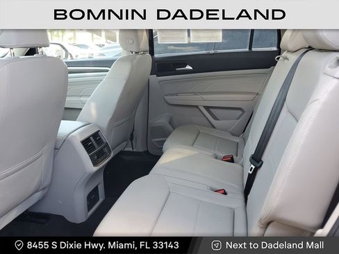 Used 2023 Volkswagen Atlas SE w/ Panoramic Sunroof Package image 11