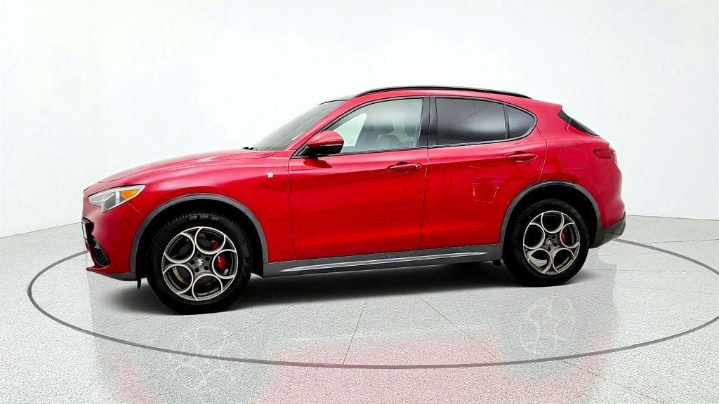 Used 2023 Alfa Romeo Stelvio Ti AWD/4WD image 8