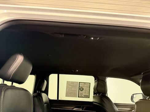 Used 2024 Jeep Wagoneer Series II image 16