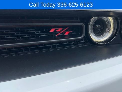 Used 2016 Dodge Challenger R/T Scat Pack w/ Leather Interior Group RWD image 10