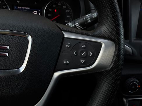 Used 2024 GMC Terrain SLE FWD image 33