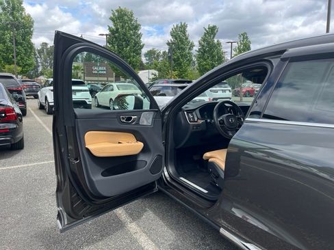 Used 2019 Volvo XC60 T5 Inscription w/ Protection Package Premier AWD/4WD image 10