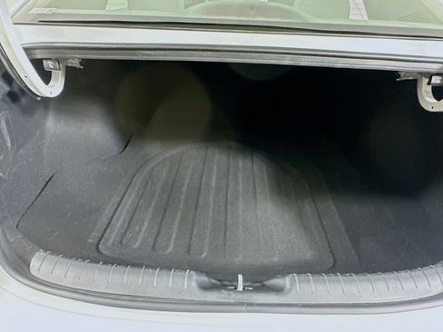 Used 2025 Hyundai Elantra SEL FWD image 27