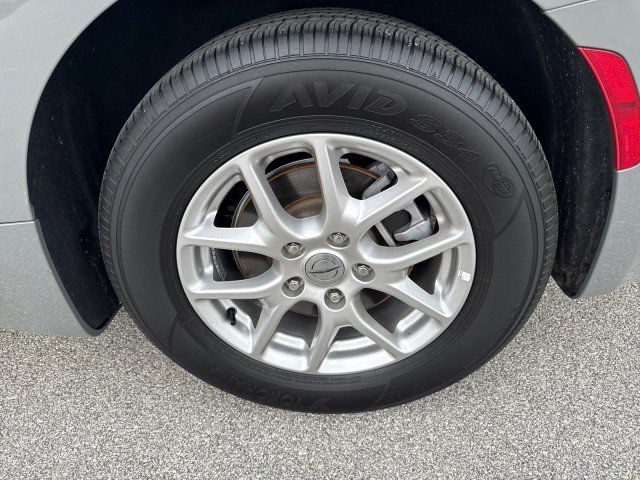 Used 2025 Chrysler Pacifica Select FWD image 11