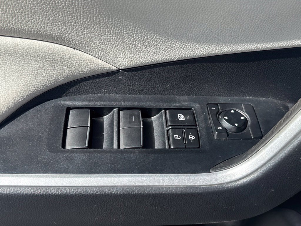 Used 2021 Toyota RAV4 XLE Premium AWD/4WD image 8