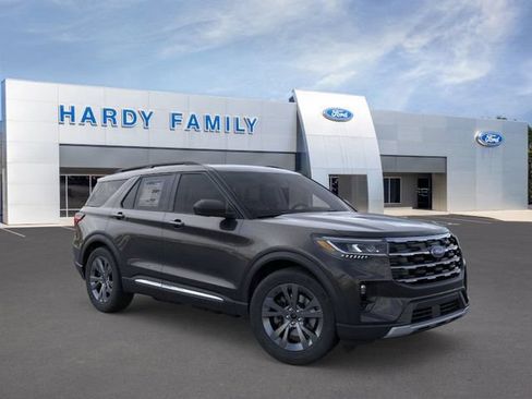 Used 2025 Ford Explorer Active w/ Active Comfort Package AWD/4WD image 7