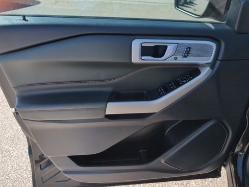 Used 2022 Ford Explorer Timberline w/ Timberline Technology Package AWD/4WD image 9