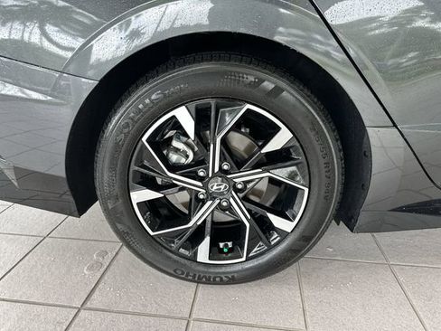 Used 2025 Hyundai Sonata SEL FWD image 11
