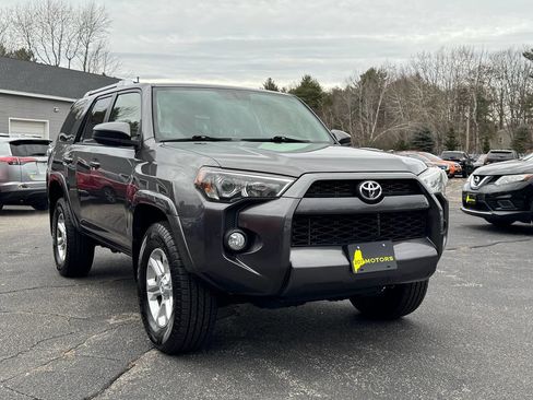 Used 2015 Toyota 4Runner SR5 image 2