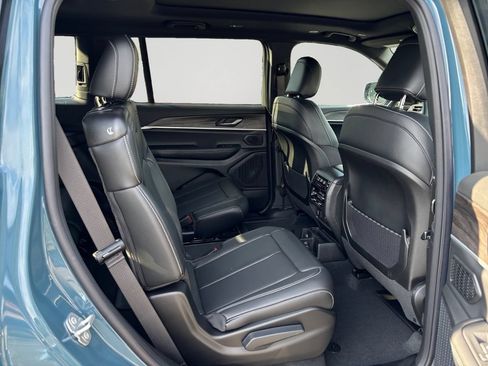 New 2026 Jeep Grand Cherokee L Limited w/ Luxury Tech Group II AWD/4WD image 13