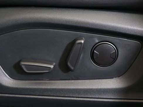 Used 2023 Ford Explorer XLT w/ Equipment Group 202A image 33