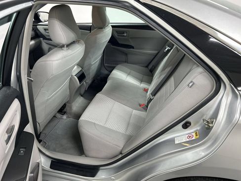 Used 2016 Toyota Camry LE FWD image 19