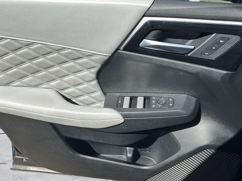 Used 2024 Mitsubishi Outlander SEL AWD/4WD image 12