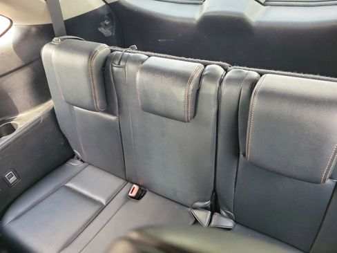 Used 2016 Toyota Highlander XLE FWD image 10