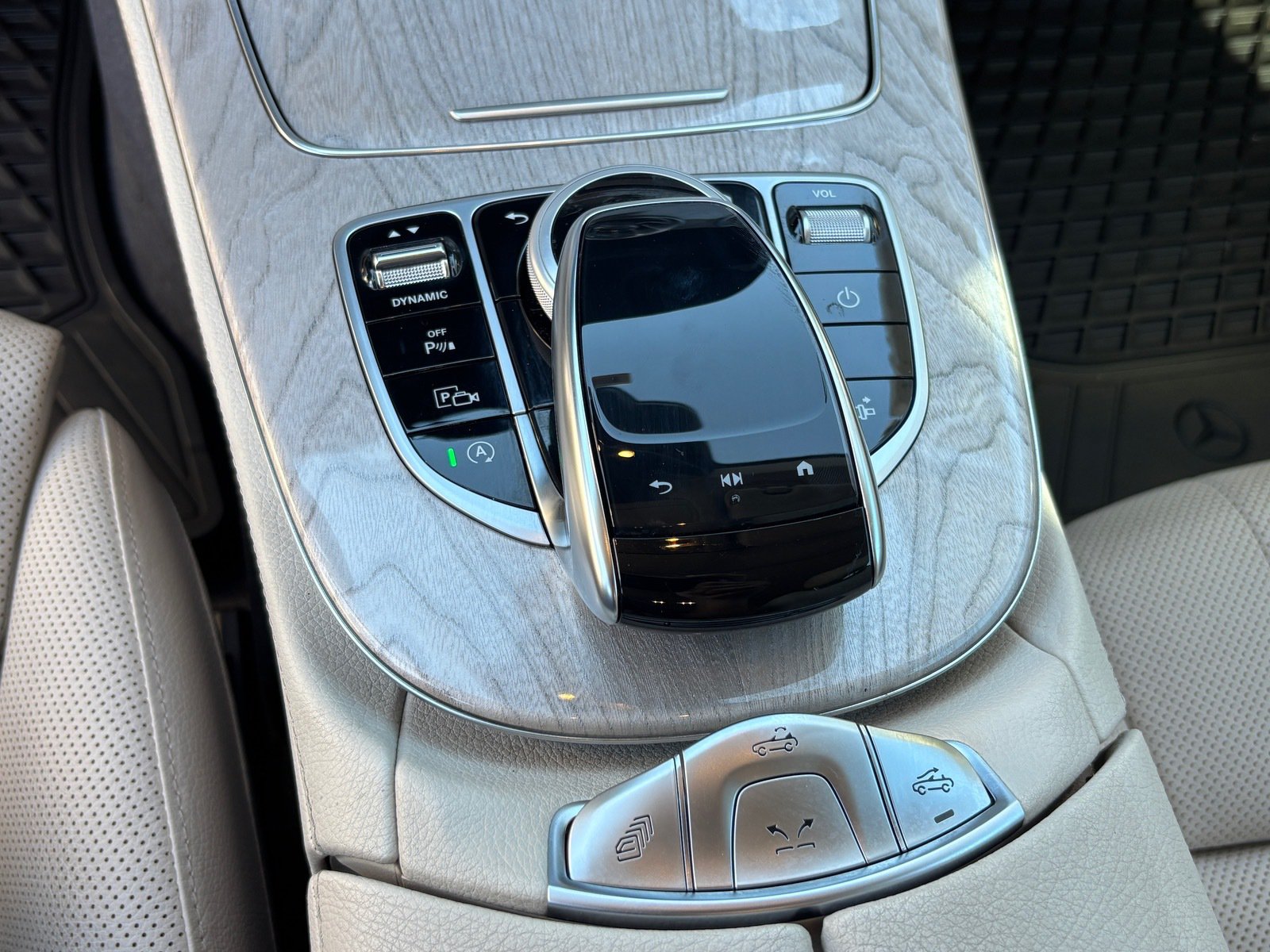 Used 2023 Mercedes-Benz E 450 4MATIC Cabriolet image 17