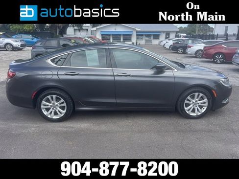 Used 2015 Chrysler 200 Limited image 7