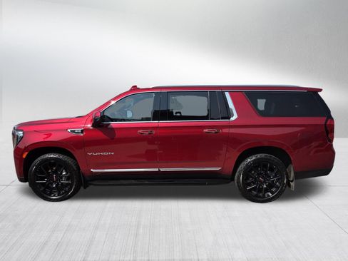 Used 2022 GMC Yukon XL SLT w/ SLT Premium Package AWD/4WD image 4