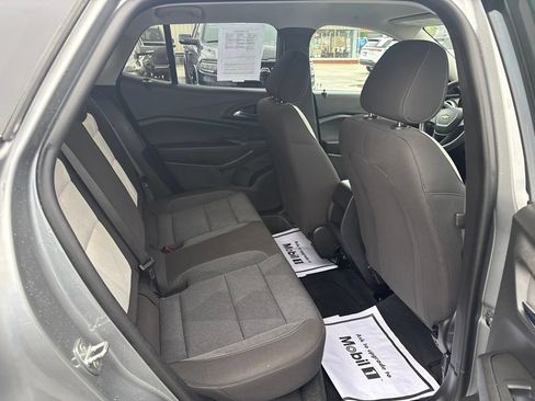 Used 2024 Chevrolet Trax LS w/ LS Convenience Package FWD image 37