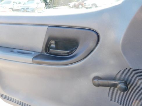 Used 2004 Ford Ranger XL image 16