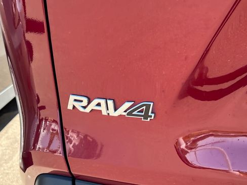 Used 2023 Toyota RAV4 XLE FWD image 21