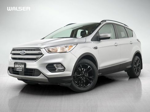 Used 2018 Ford Escape SE w/ Ford Safe & Smart Package FWD image 1