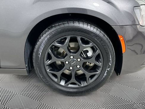 Used 2022 Chrysler 300 Touring w/ Sport Appearance Package AWD/4WD image 23